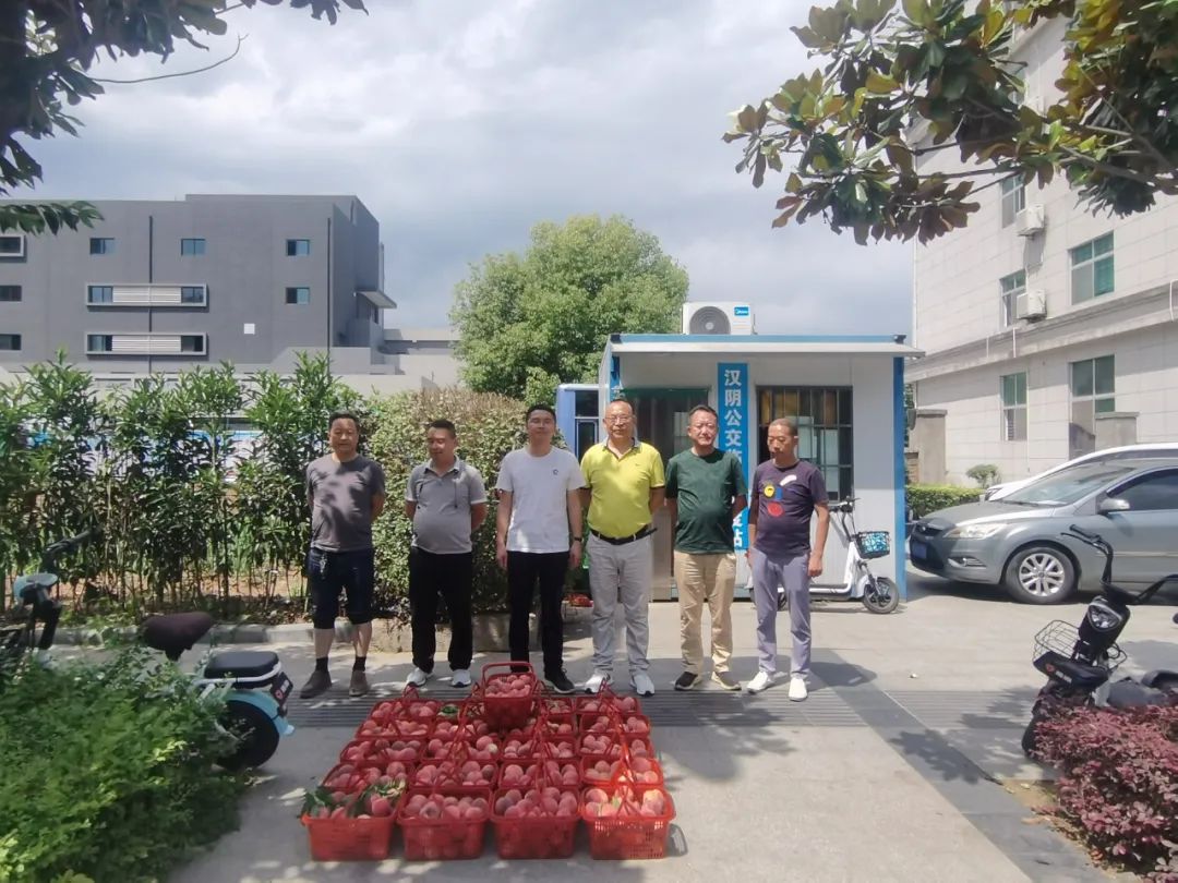 情暖一线公交司机，感恩付出